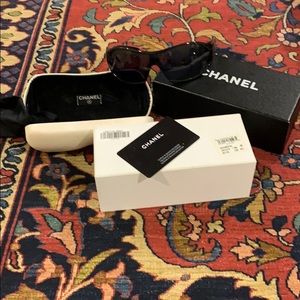 CHANEL sunglasses